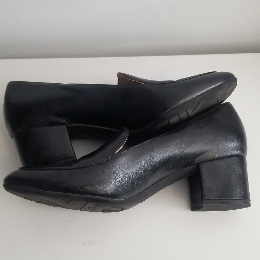 Life Stride Black Loafers